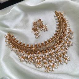 Flower Mesh Rice Pearl Necklace